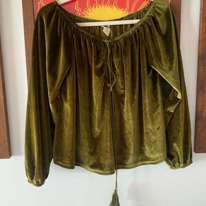 Cute vintage velvet top off the shoulder